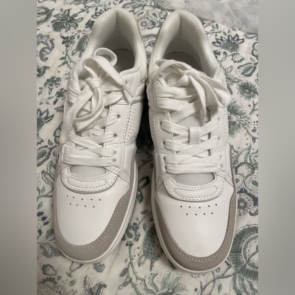 Steve Madden size 7 Papaya Taupe sneakers